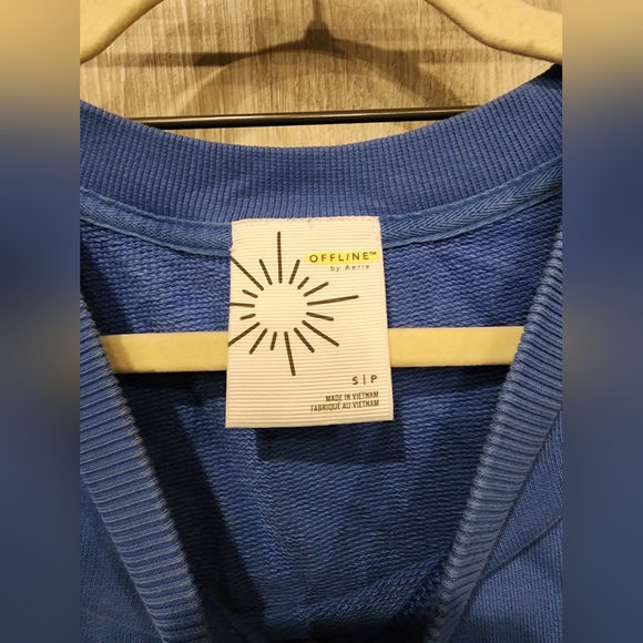 OFFLINE By Aerie Throw Back Cropped V Neck Sweatshirt Small Cobalt Blue - Picture 10 of 13